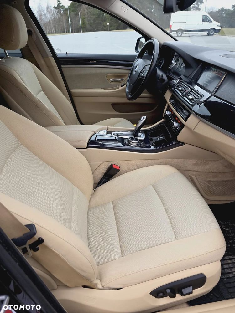 BMW Seria 5 520d xDrive - 15
