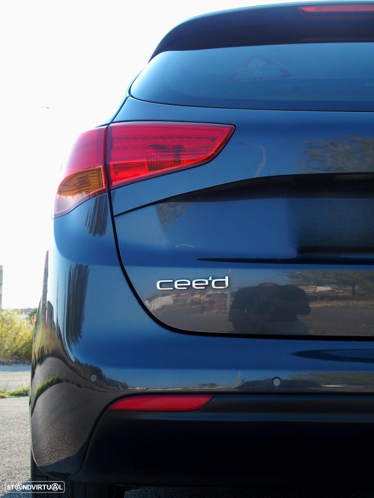 Kia Ceed - 8