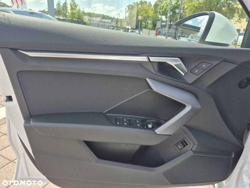 Audi A3 Limousine 30 TFSI mHEV Advanced S tronic - 14
