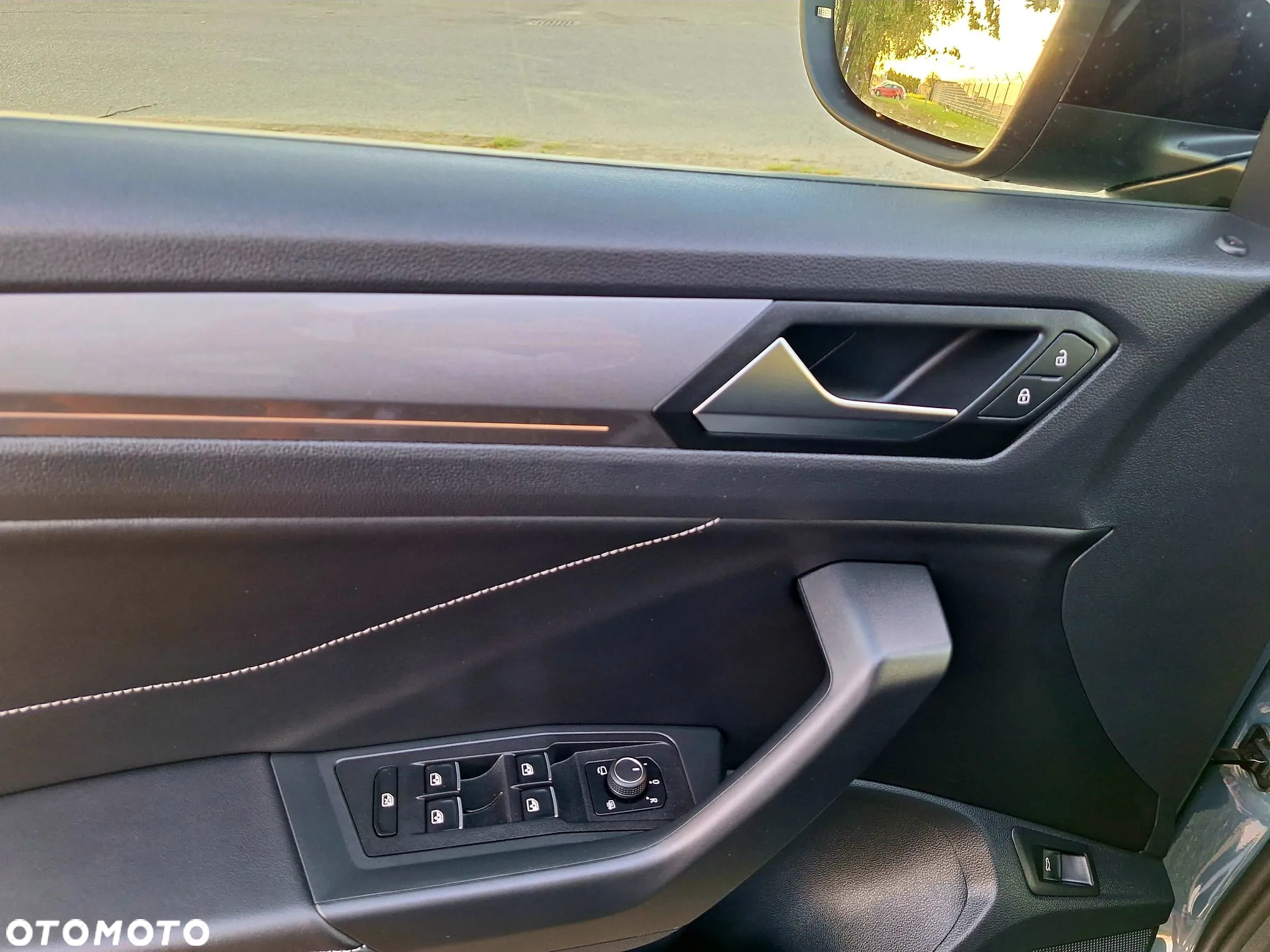Volkswagen T-Roc 1.5 TSI Style DSG - 8