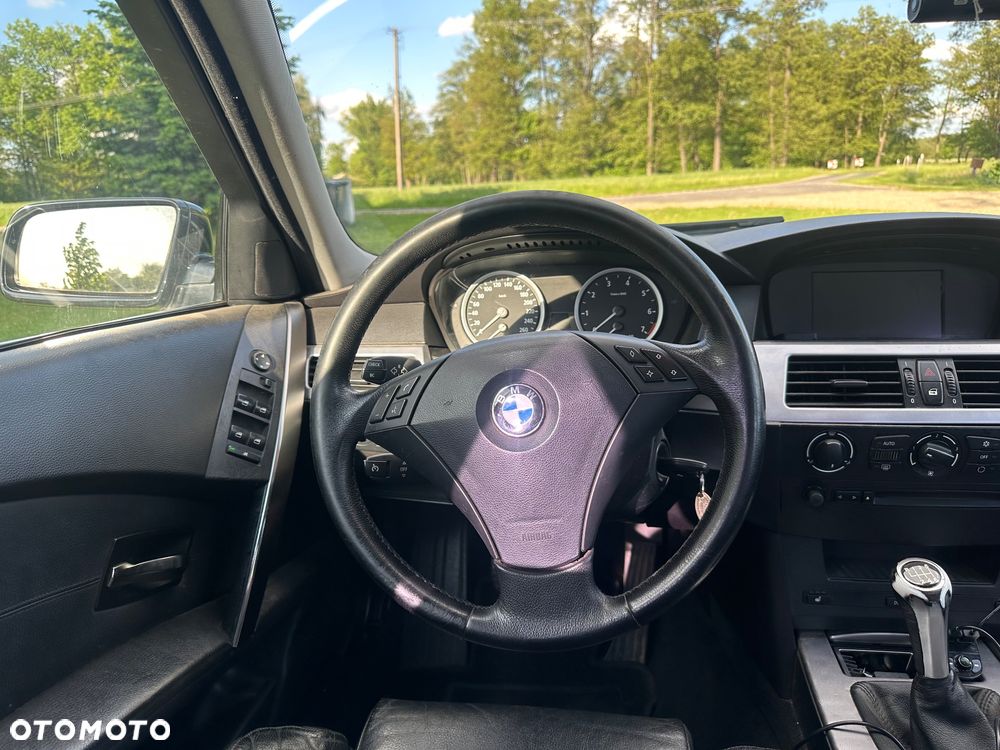 BMW Seria 5 525i - 15