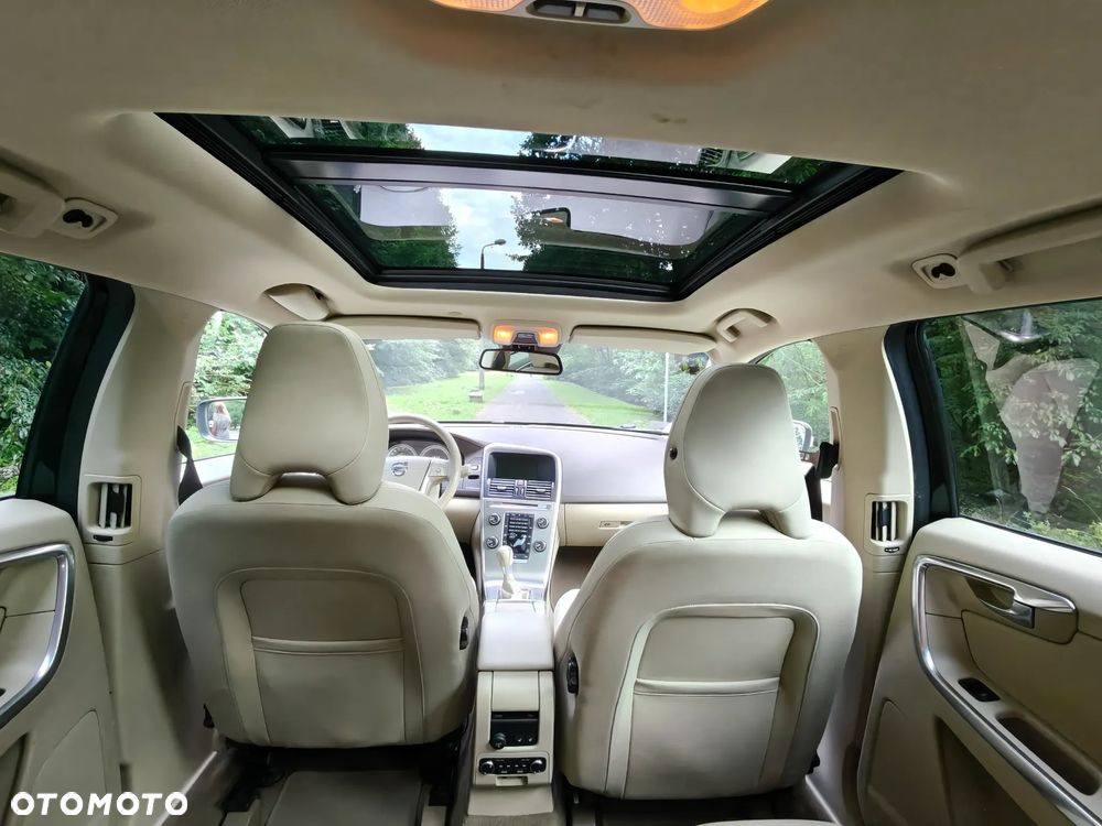 Volvo XC 60 2.4D AWD Momentum - 10