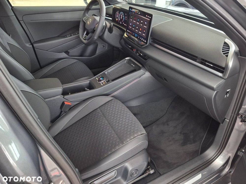 Volkswagen T-Roc 1.5 eTSI R-Line DSG - 18