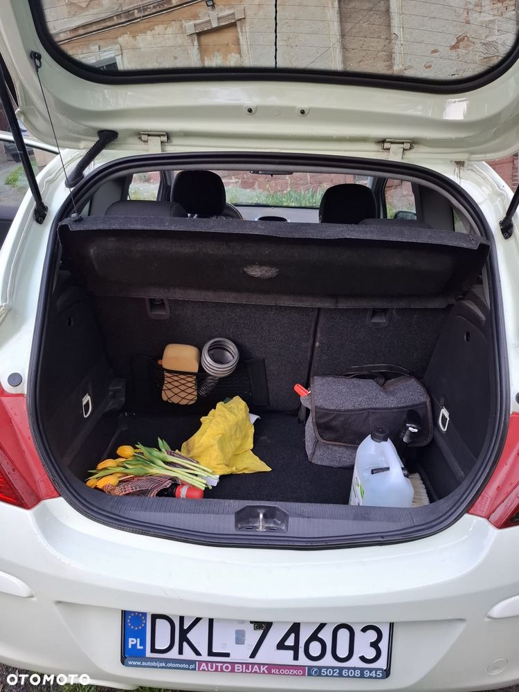 Opel Corsa 1.4 16V Color Edition - 10