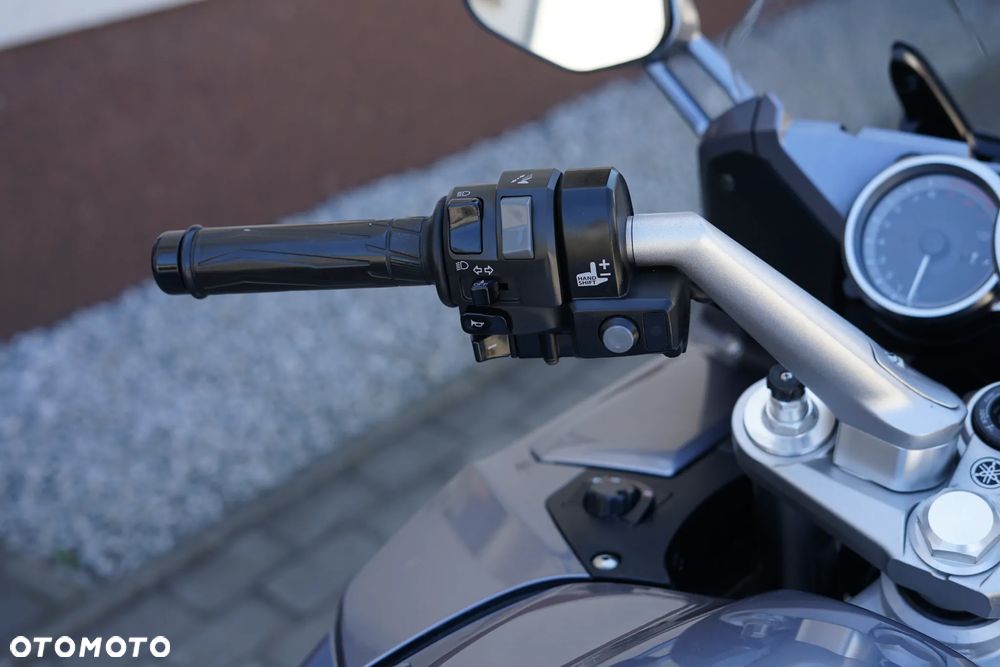 Yamaha FJR - 19
