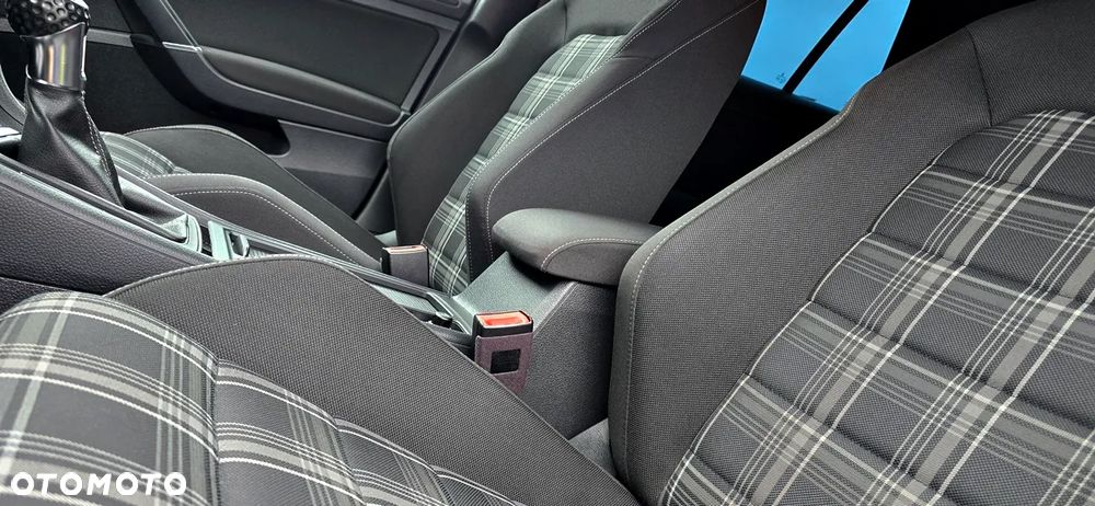 Volkswagen Golf 2.0 TDI BMT GTD - 10