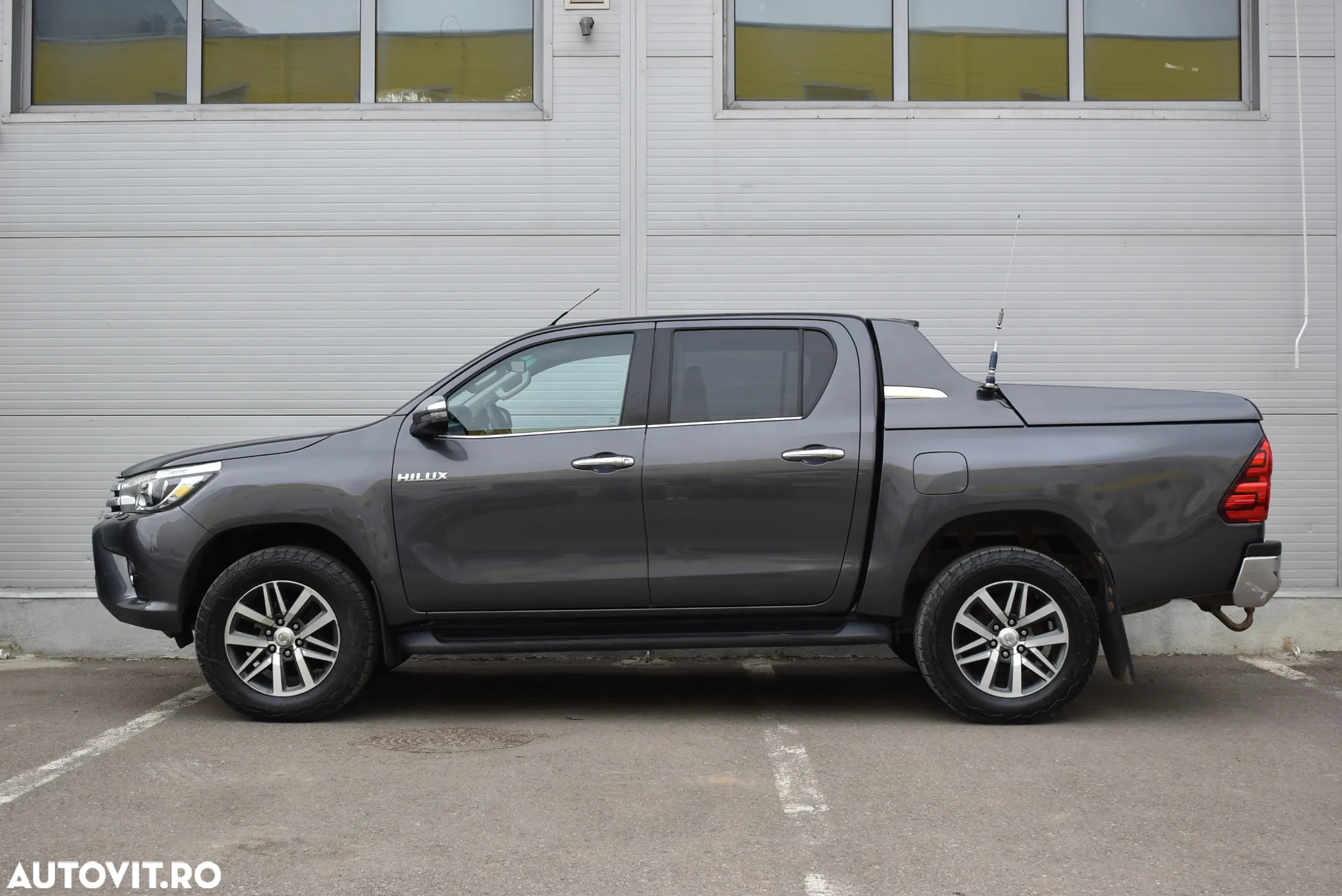 Toyota Hilux - 3