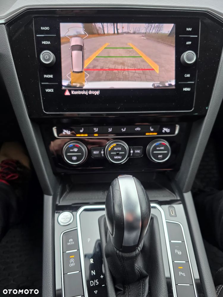 Volkswagen Passat 2.0 TDI SCR DSG Elegance - 12