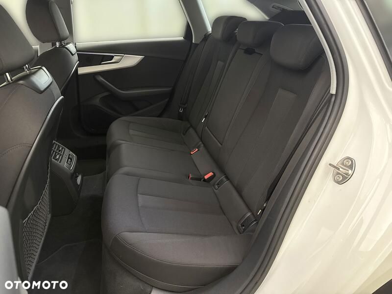 Audi A4 Avant 35 TDI mHEV S tronic - 19