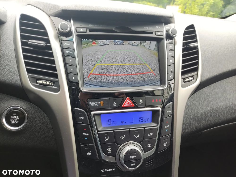 Hyundai i30 blue Kombi 1.6 GDi Passion - 11