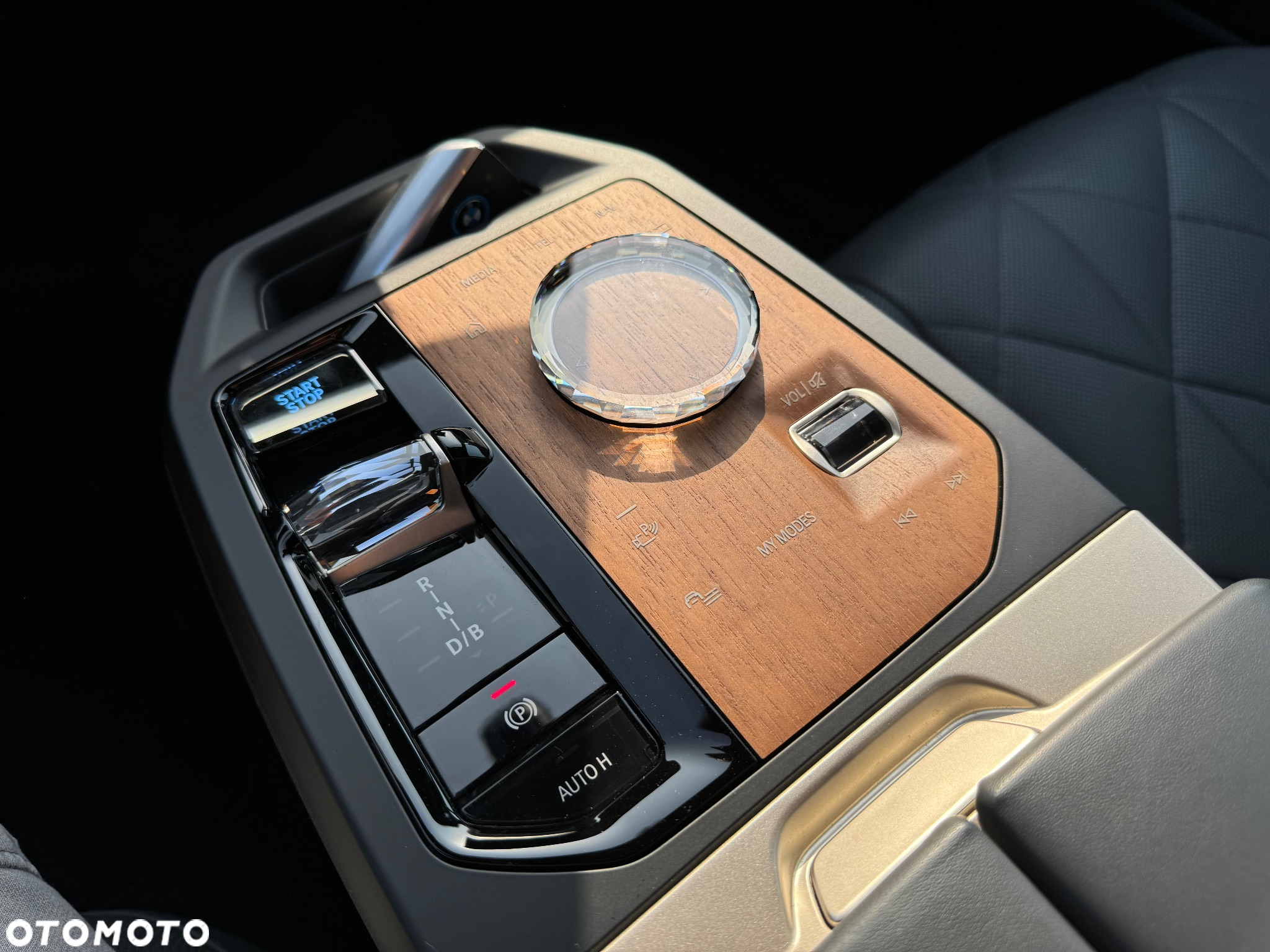 BMW iX xDrive40 76.6kWh Signature - 34