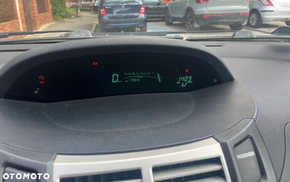 Toyota Yaris 1.0 Luna - 14