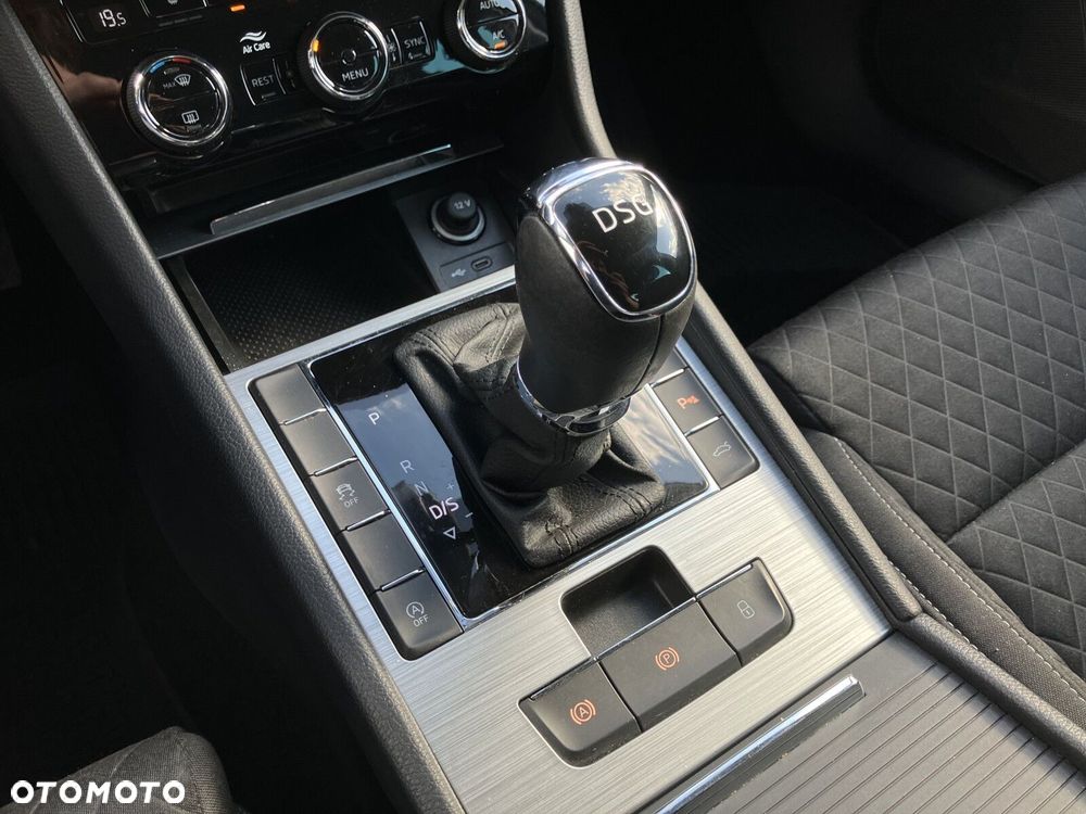 Skoda Superb 2.0 TDI SCR Ambition DSG - 22