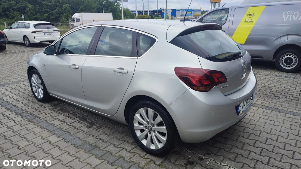 Opel Astra IV 1.7 CDTI Cosmo - 7