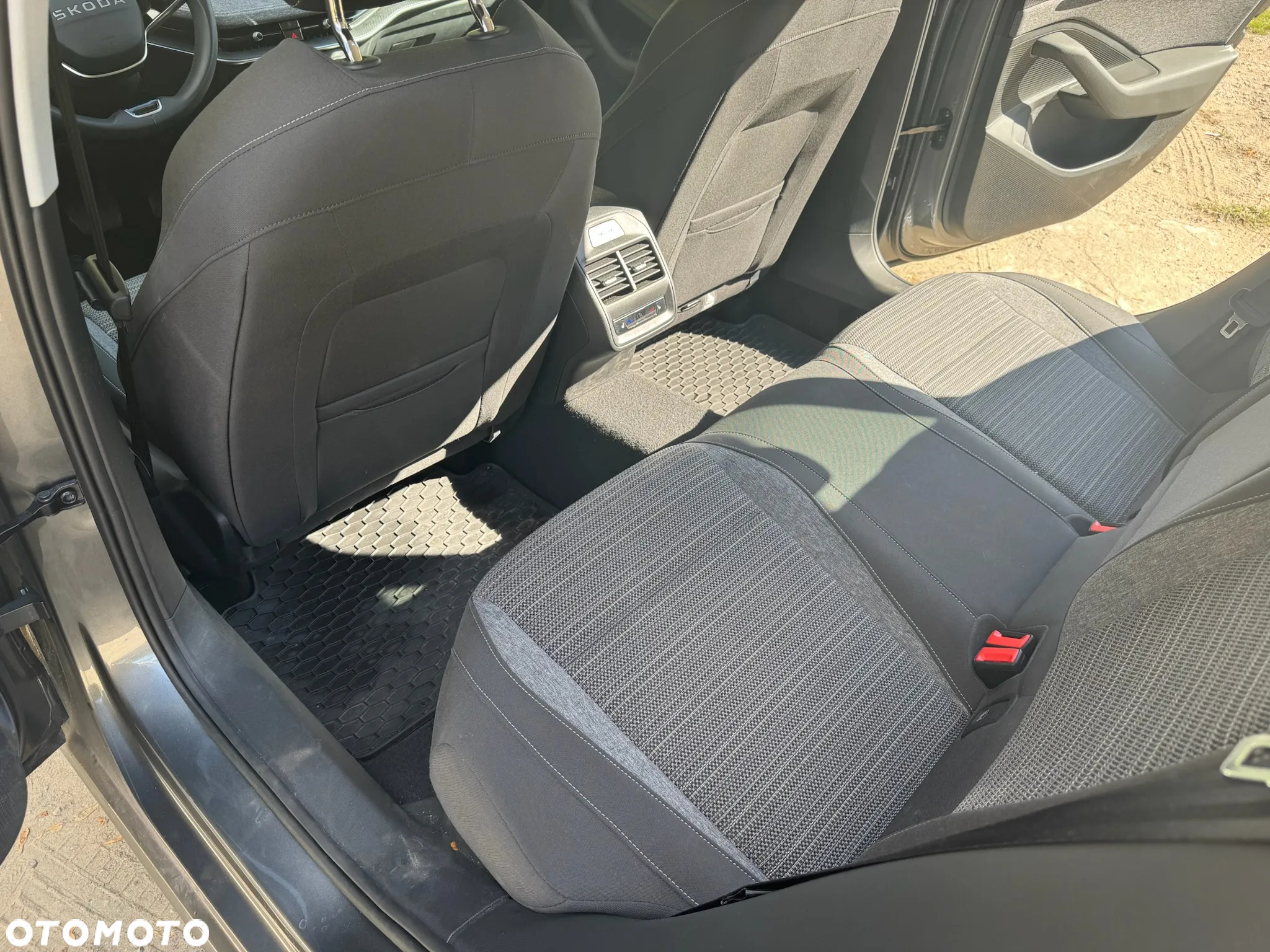 Skoda Superb 1.5 TSI mHEV Selection DSG - 9