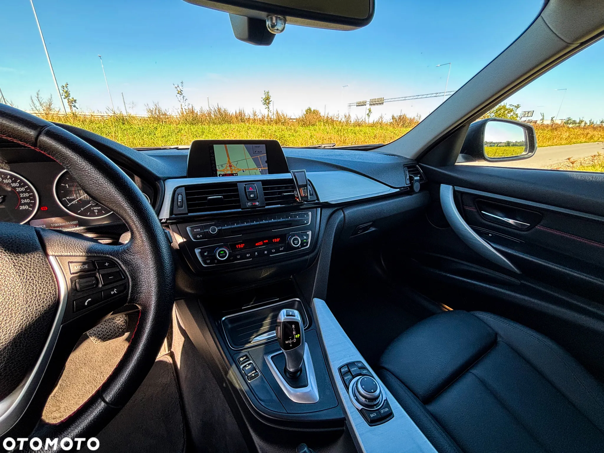 BMW Seria 3 318d Touring Sport Line - 18