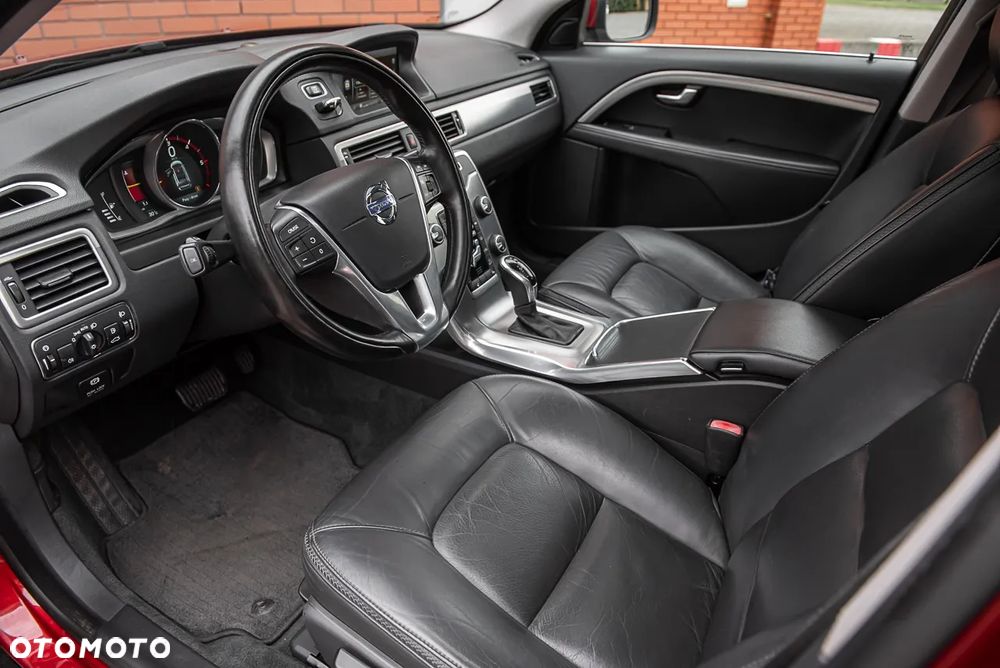 Volvo XC 70 D5 AWD Momentum - 7