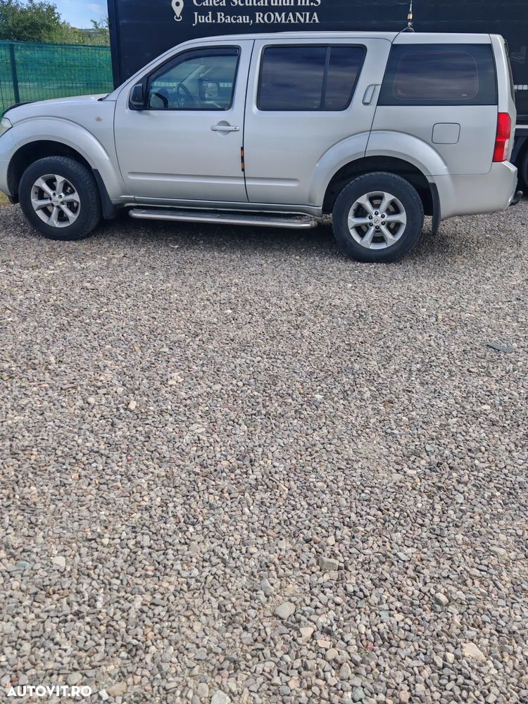 Nissan Pathfinder - 6
