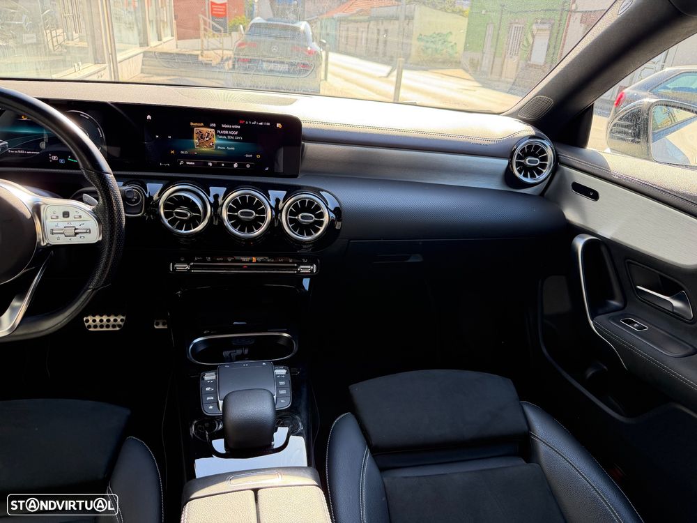 Mercedes-Benz CLA 250 e Shooting Brake AMG Line - 12