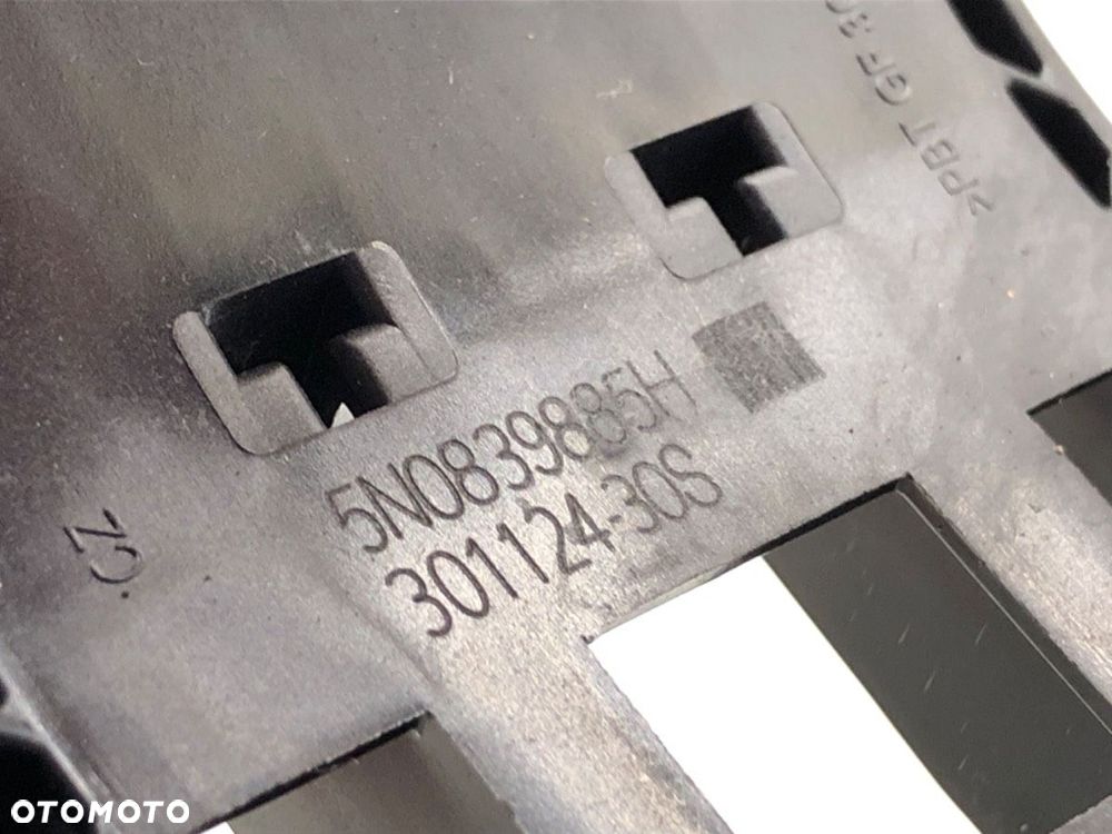 KLAMKA ZEWNĘTRZNA PRAWY TYŁ  SKODA KAMIQ (NW4) 2019 - 2022 1.0 TSI 85 kW [115 KM] benzyna 2019 - - 4