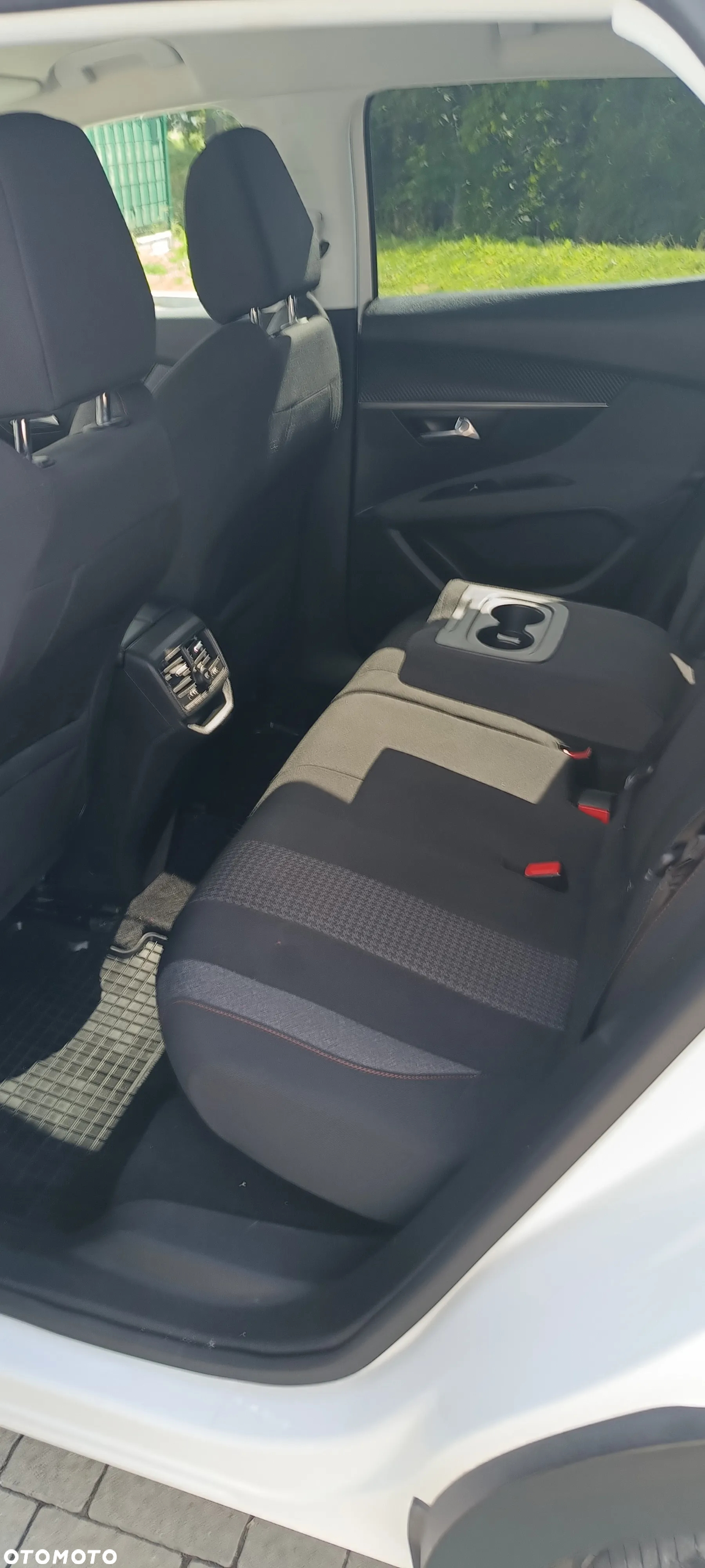 Peugeot 3008 1.2 PureTech Allure S&S - 24