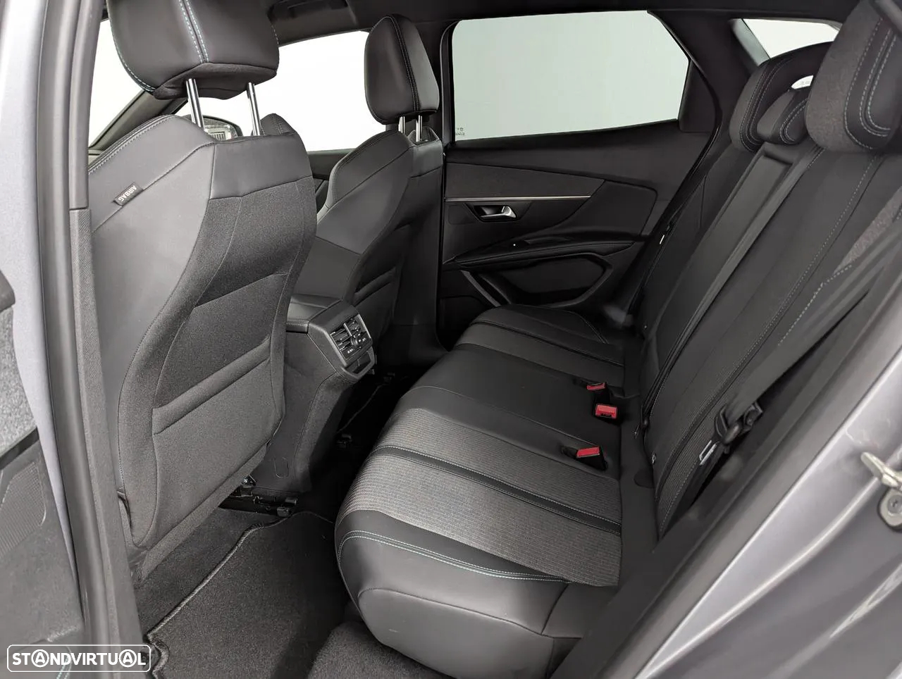 Peugeot 3008 1.5 BlueHDi Allure EAT8 - 20