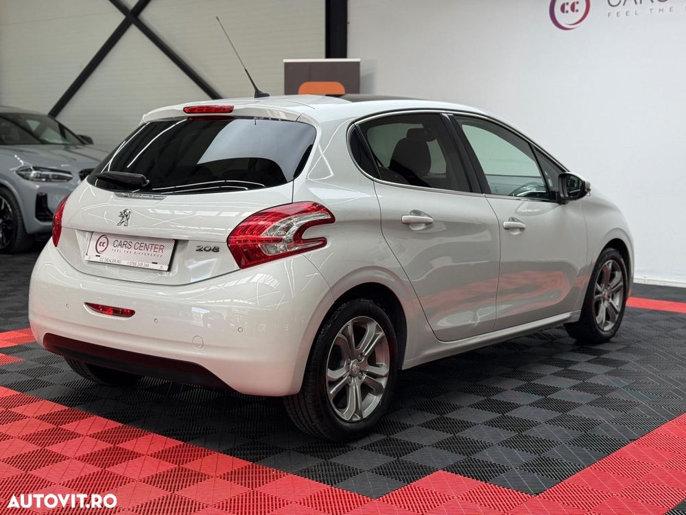 Peugeot 208 1.2 L PureTech Turbo Allure - 5