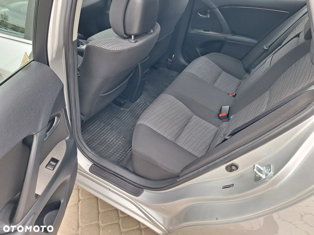 Toyota Avensis - 7