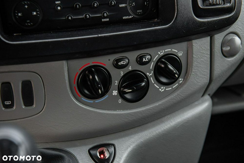 Renault Trafic - 17