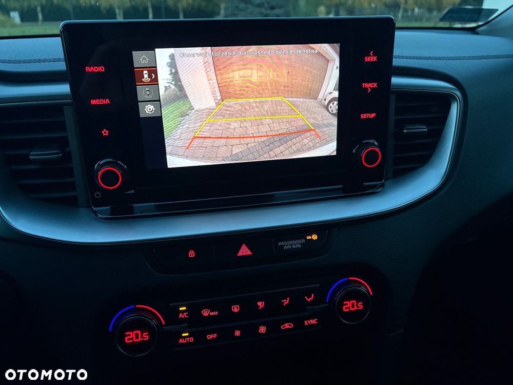 Kia Ceed 1.5 T-GDI M - 11