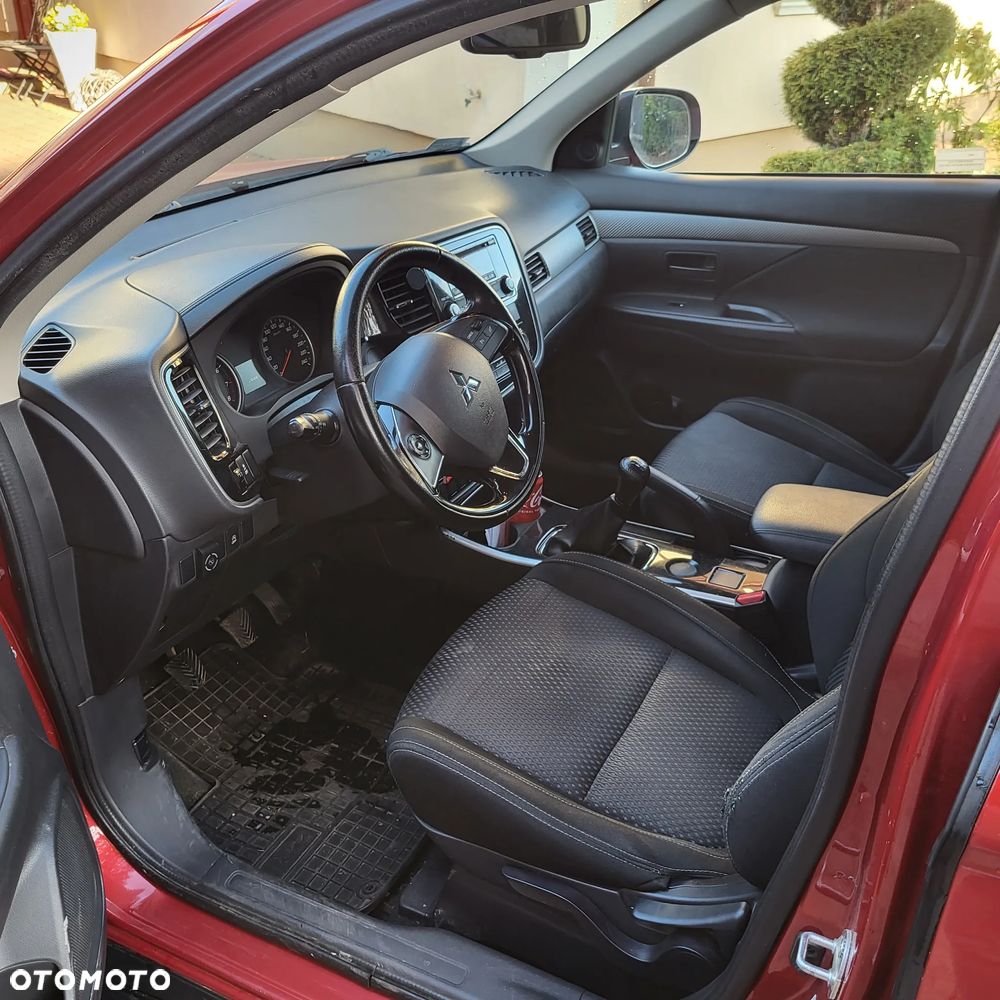 Mitsubishi Outlander - 5