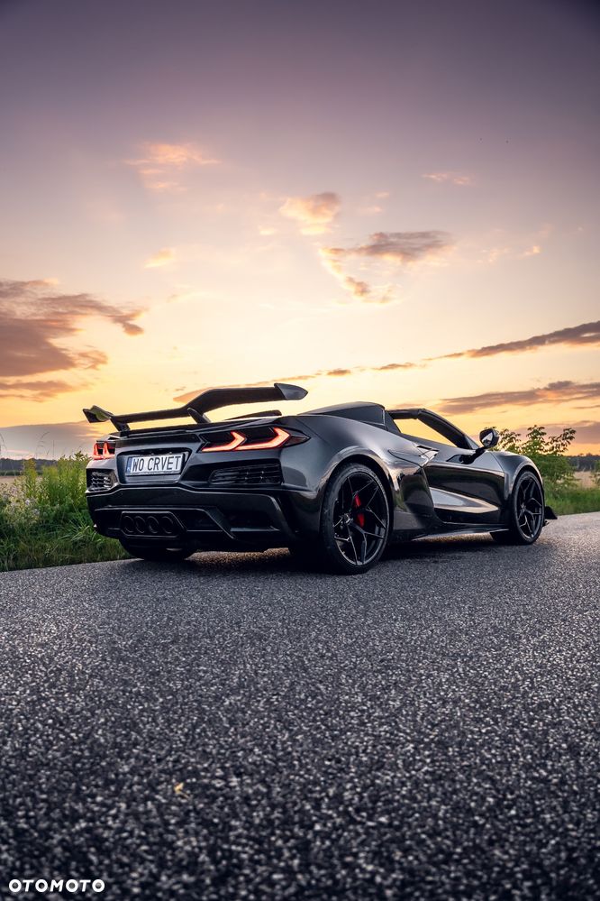 Chevrolet Corvette - 18