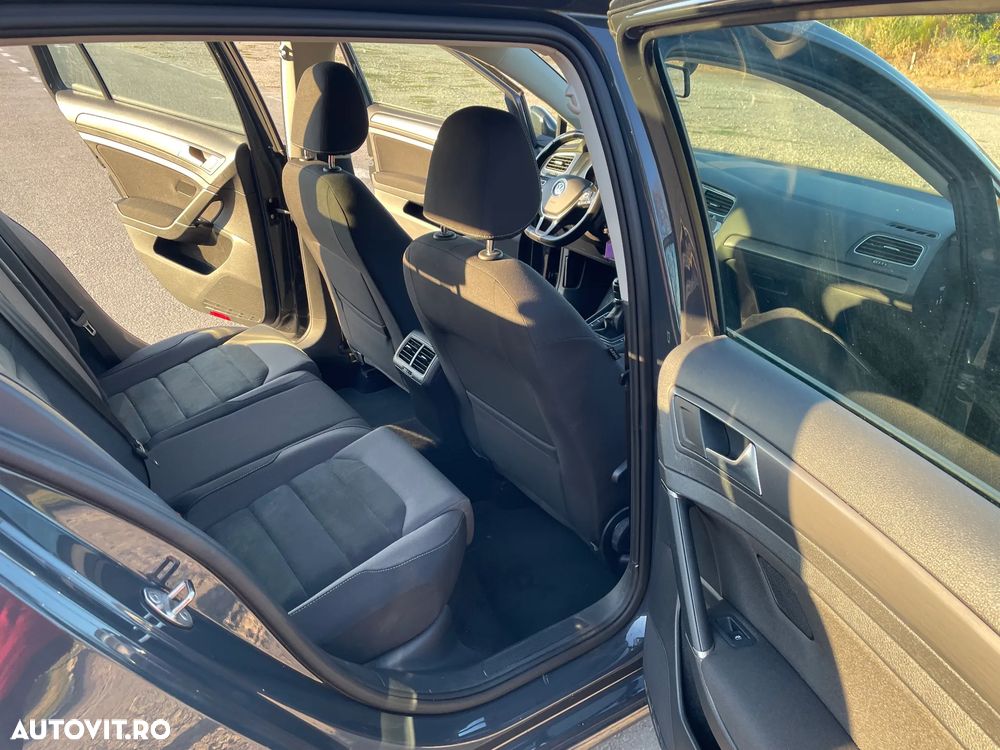 Volkswagen Golf 2.0 TDI SCR Comfortline - 12