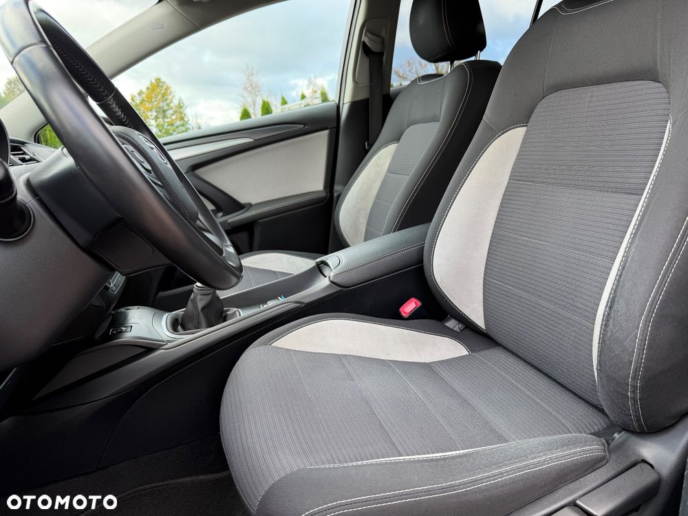 Toyota Avensis - 15