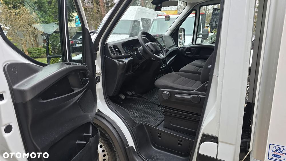 Iveco ❗️❗️DAILY 3.0 180Km 35S18 JAK NOWY ❗️❗️LIFT / CHŁODNIA MROŹNIA -32 +32 / ZASILANIE 230V / PIERWSZY WŁASCICIEL / NAVI / KAMERA COFANIA / FULL LED / TEMPOMAT AKTYWNY / GRUBA ŚCIANKA / ZABUDOWA IGLOOCAR / AGREGAT CARRIER / WERSJA WZMOCNIONA / FULL OPCJA / SERWIS ASO / SALON POLSKA /❗❗ JAK Z SALONU - NOWY -❗❗ - 37