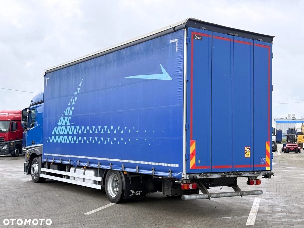 Mercedes-Benz ACTROS F 1836 / PRZESTRZENNY 60M3 / 7,75 M / SALON PL - 4