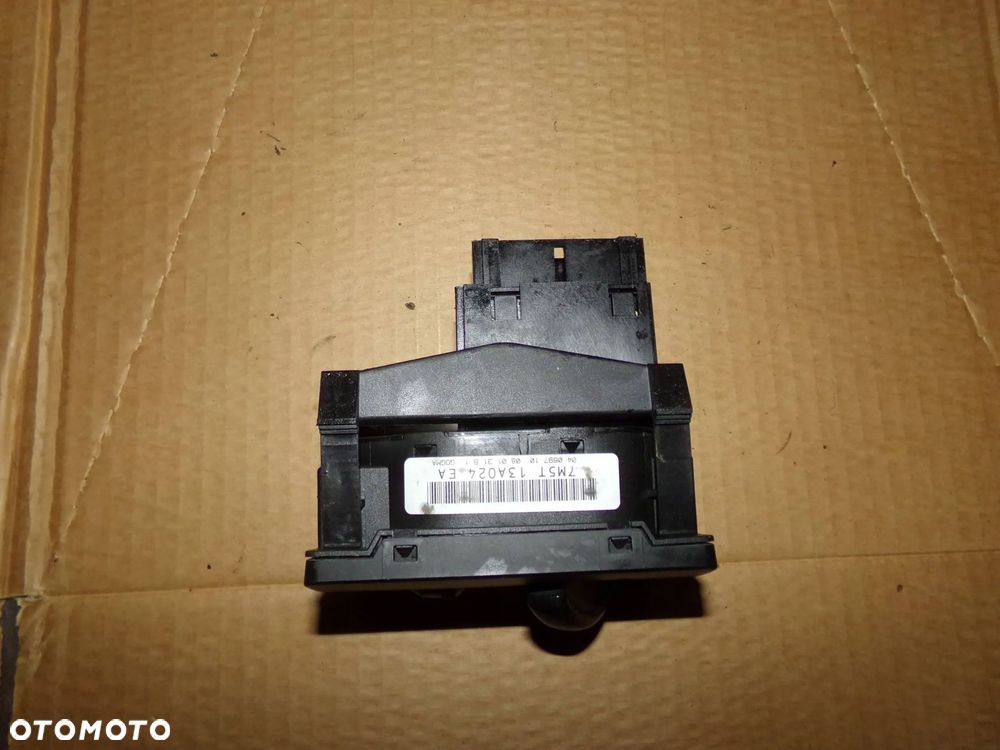 włącznik świateł przełacznik focus mk2 lift - 2