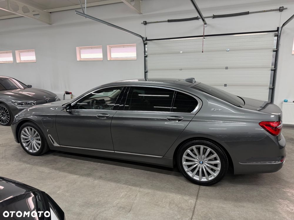 BMW Seria 7 - 13