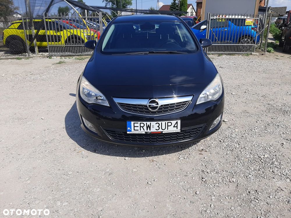 Opel Astra 1.4 T Cosmo - 11