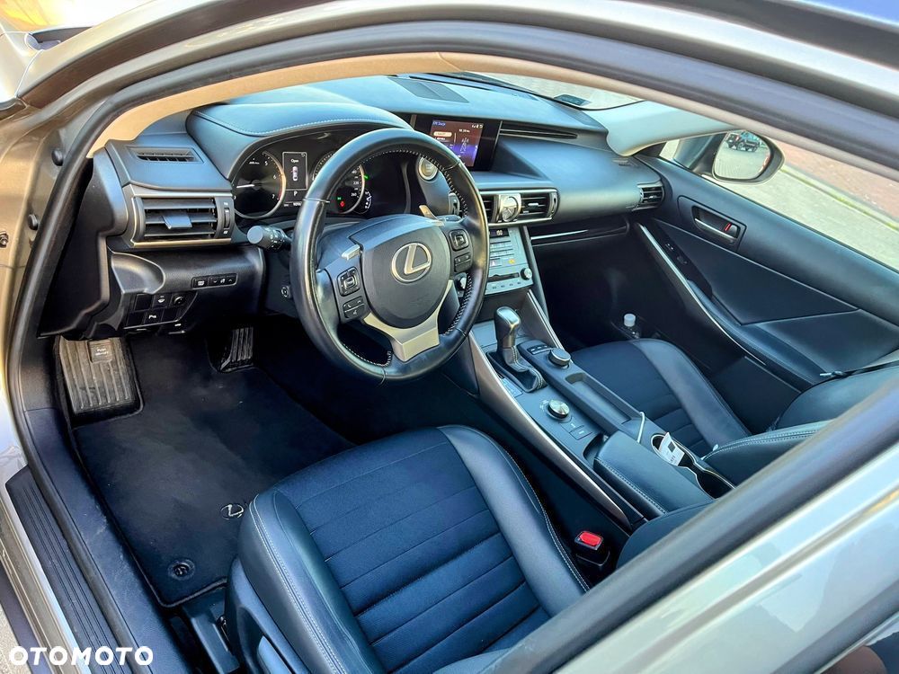 Lexus IS 200t / 300 Elegance - 15