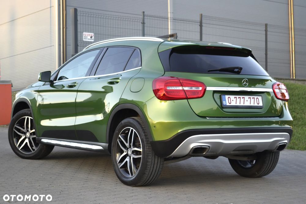 Mercedes-Benz GLA 180 d Activity Edition - 17