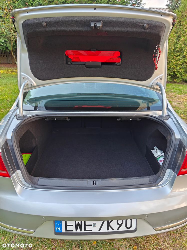 Volkswagen Passat 2.0 TDI Comfortline DSG - 12