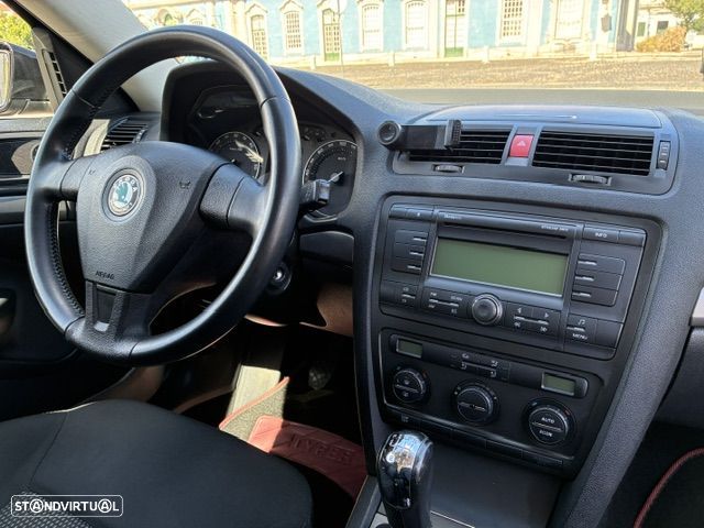 Skoda Octavia Break 2.0 TDI Sportline - 14
