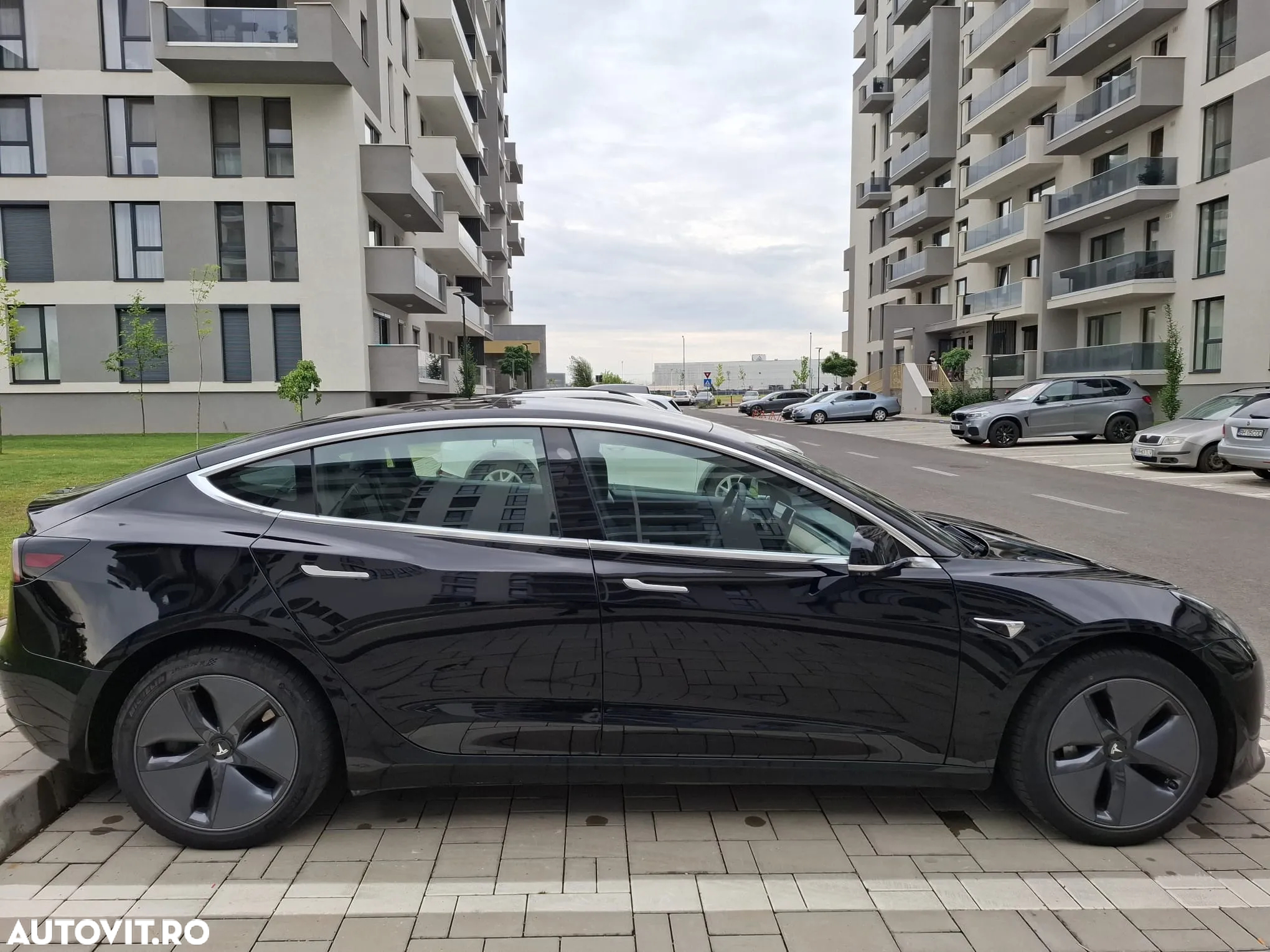 Tesla Model 3 - 10