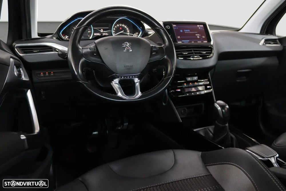 Peugeot 2008 1.2 PureTech Allure - 5