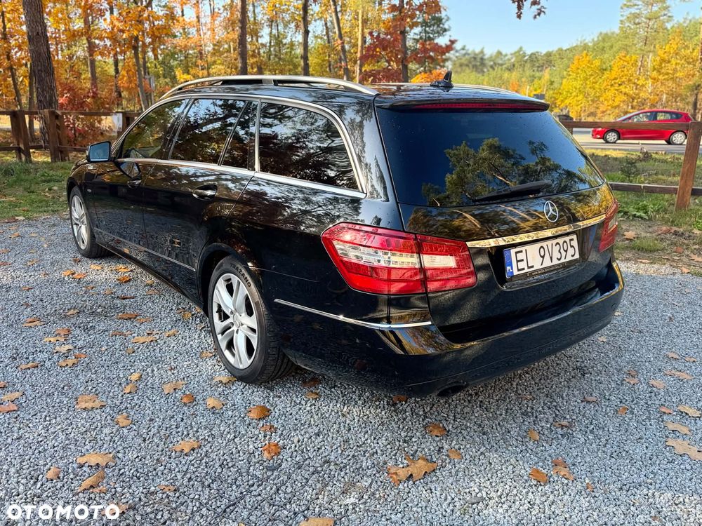 Mercedes-Benz E-Class 2010 photo 4