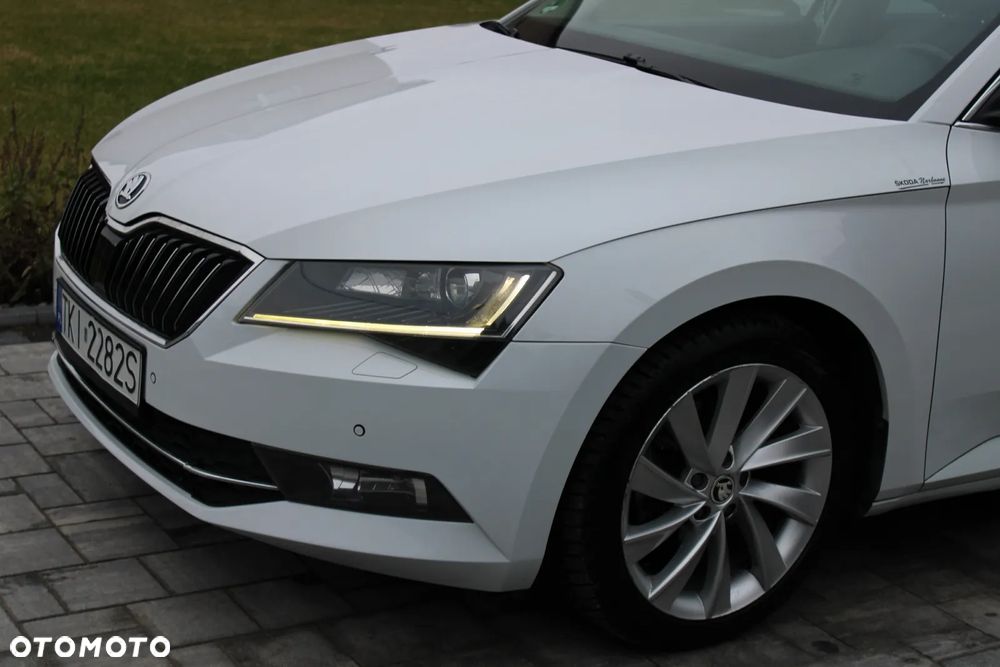 Skoda Superb 2.0 TDI Premium Edition - 14