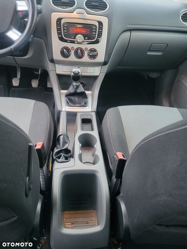 Ford Focus 1.4 16V Style - 30