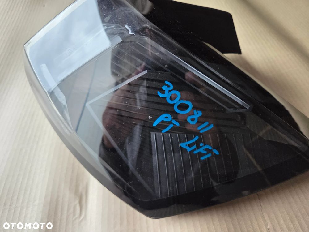 Lampa prawa tylna tył Peugeot 3008 II LIFT - 3