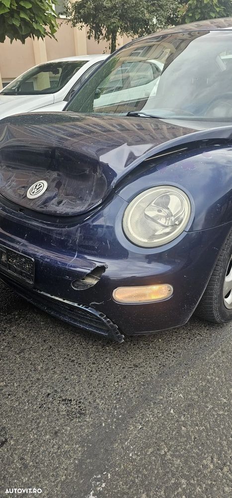 Volkswagen New Beetle - 2
